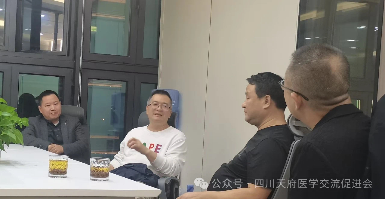 _cgi-bin_mmwebwx-bin_webwxgetmsgimg &MsgID=9109858891123308753&skey=@crypt_a597dcf3_d28ae5450449a48c74ba1addf13e8c3b&mmweb_appid=wx_webfilehelper.jpg