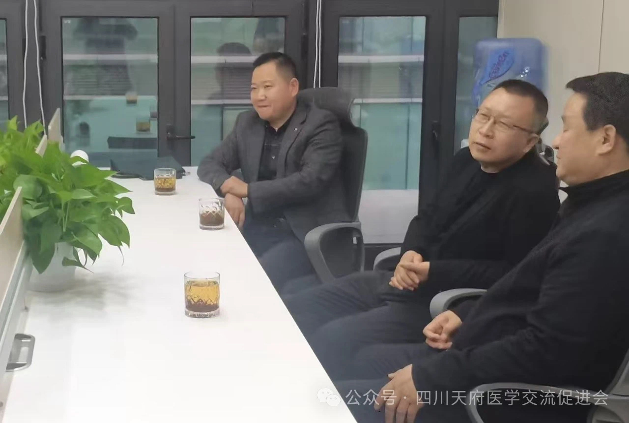 _cgi-bin_mmwebwx-bin_webwxgetmsgimg &MsgID=3372497339560618662&skey=@crypt_a597dcf3_d28ae5450449a48c74ba1addf13e8c3b&mmweb_appid=wx_webfilehelper.jpg