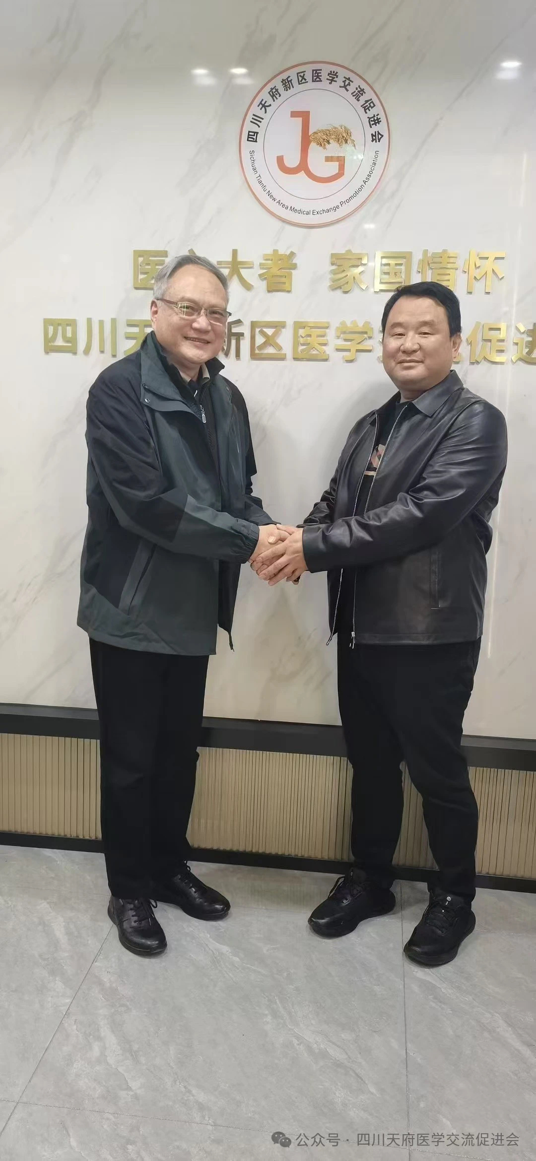 _cgi-bin_mmwebwx-bin_webwxgetmsgimg &MsgID=8995928788525353222&skey=@crypt_a597dcf3_d28ae5450449a48c74ba1addf13e8c3b&mmweb_appid=wx_webfilehelper.jpg